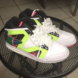 Nike air tech challenge hybrid volt